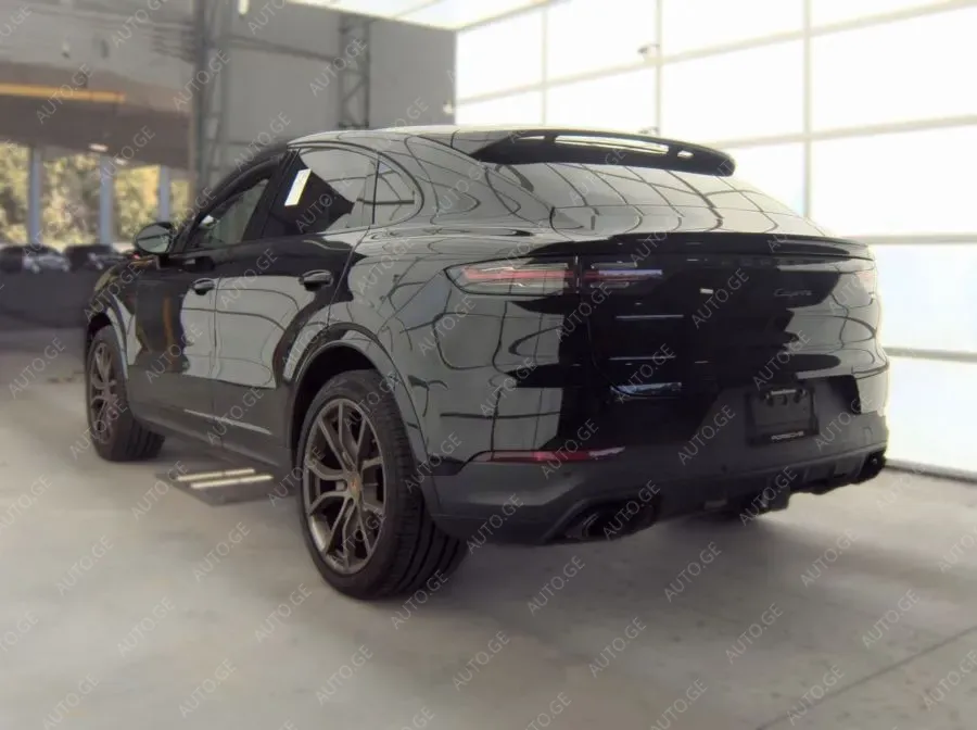 Porsche Cayenne 2023 — photo 2