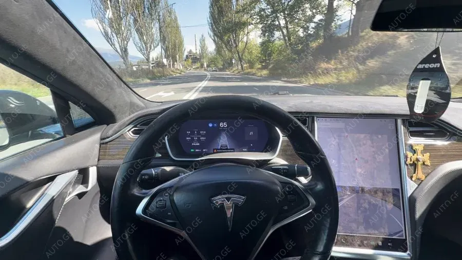 Tesla Model S 2016 — photo 2