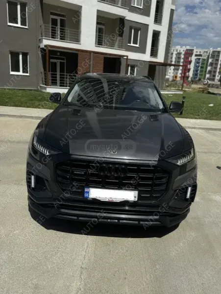 Audi Q8-Premium
