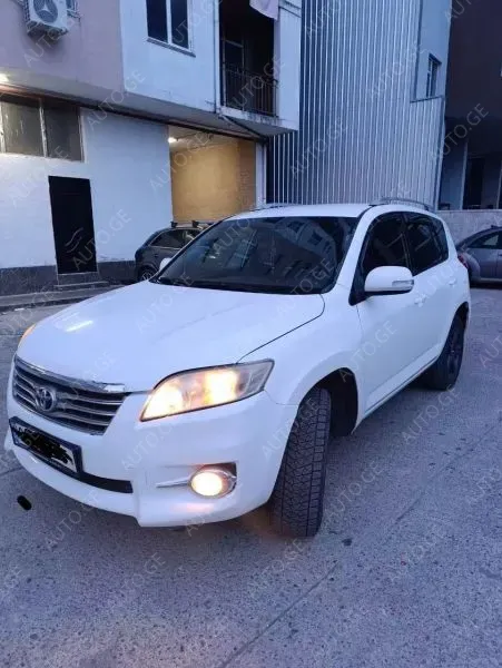 Toyota RAV4 2012 — photo 2