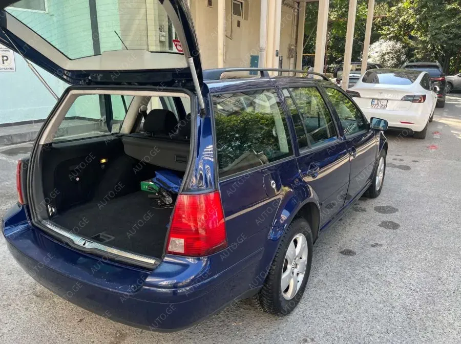 Volkswagen Jetta 2002 — photo 2