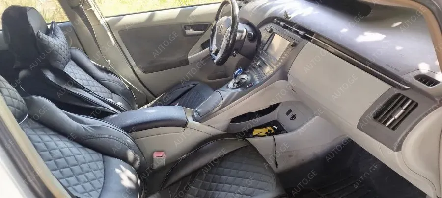 Toyota Prius Prime 2009 — photo 2