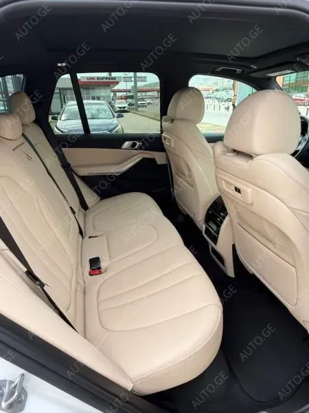 BMW X5 2021 — photo 2