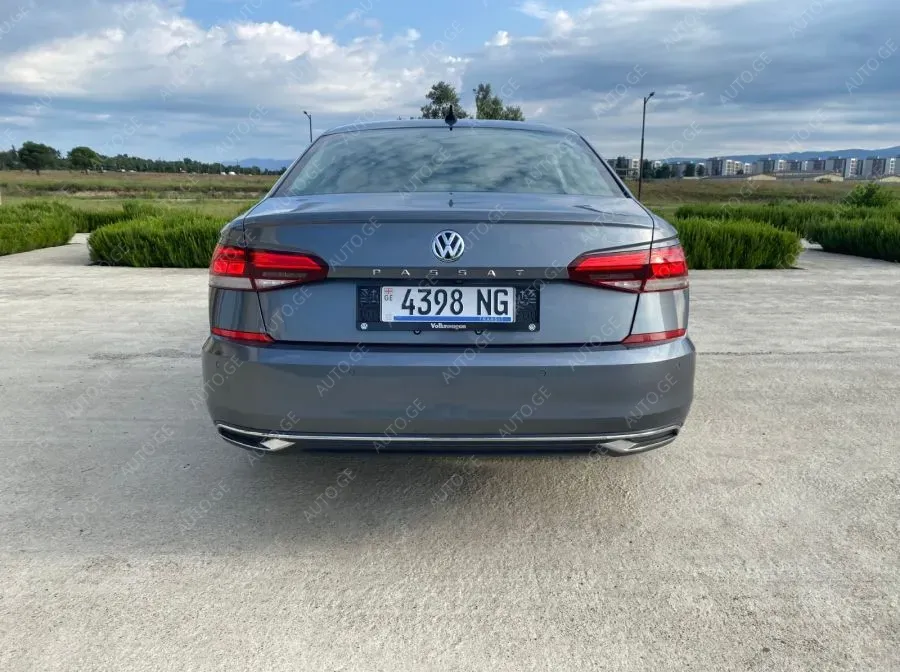 Volkswagen Passat 2020 — photo 2