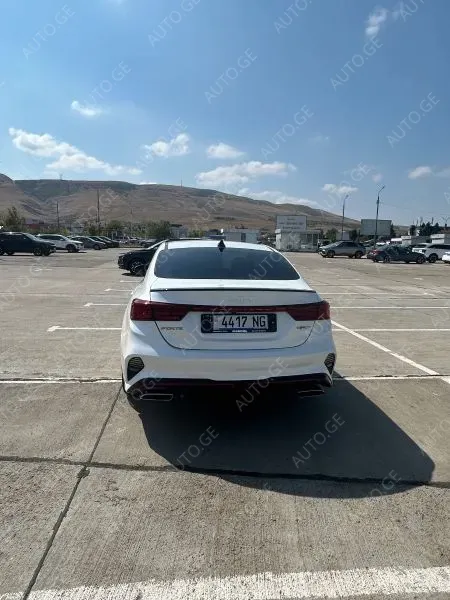Kia Forte 2022 — photo 2