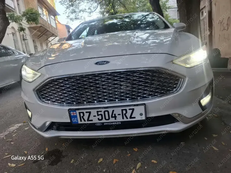 Ford Fusion 2019 — photo 2