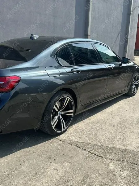 BMW 750-I-Xdri 2016 — photo 2