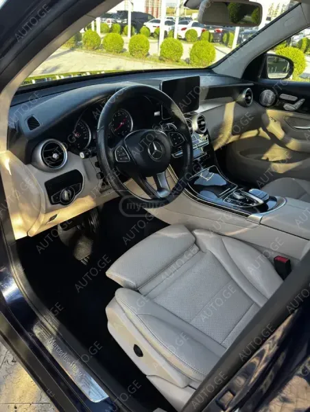 Mercedes-Benz 300-Glc 2016 — photo 2