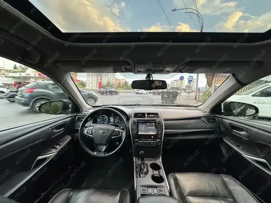 Toyota Camry 2015 — photo 2