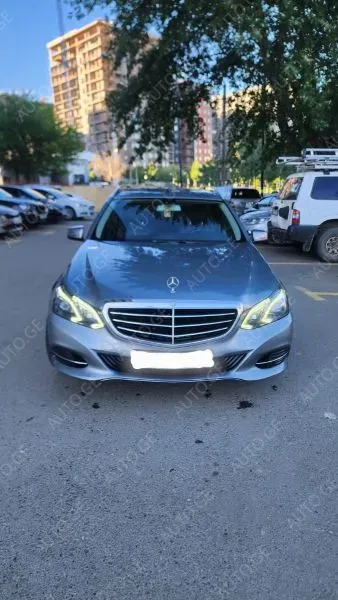 Mercedes-Benz E-220C