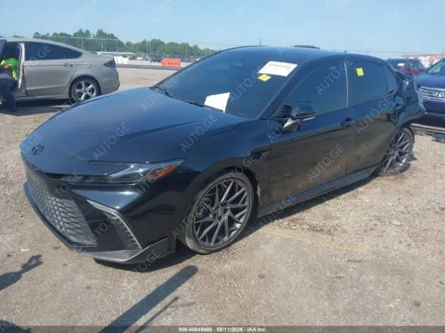 Toyota Camry 2025 — photo 2
