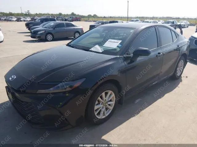Toyota Camry 2025 — photo 2