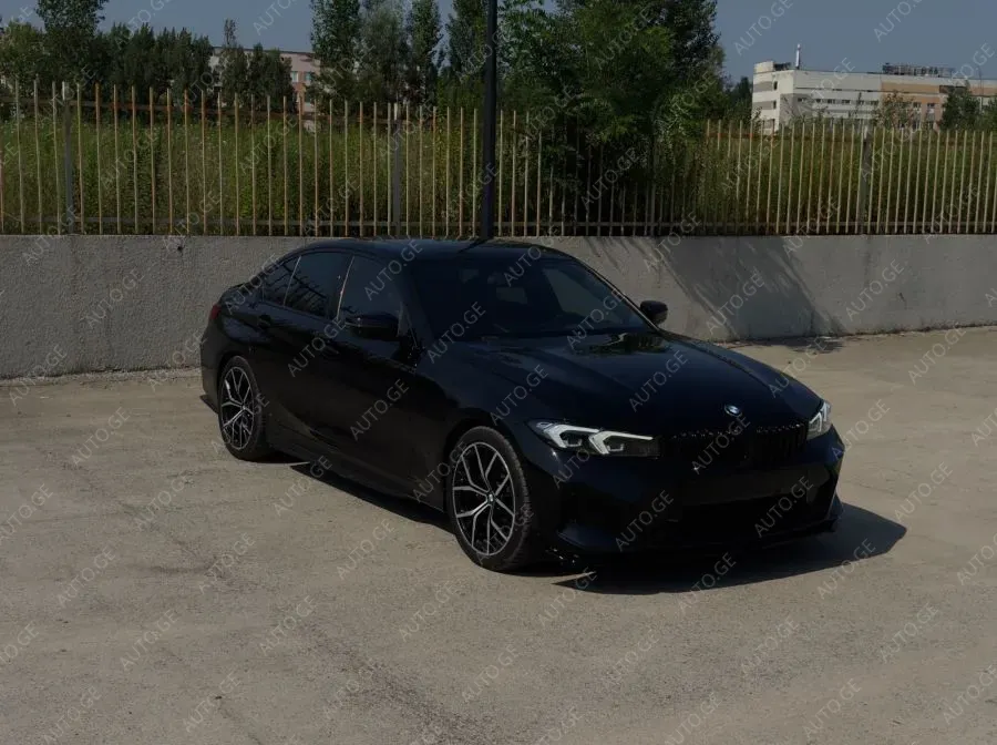 BMW 330 2023 — photo 2