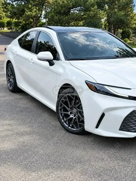Toyota Camry 2024 — photo 2