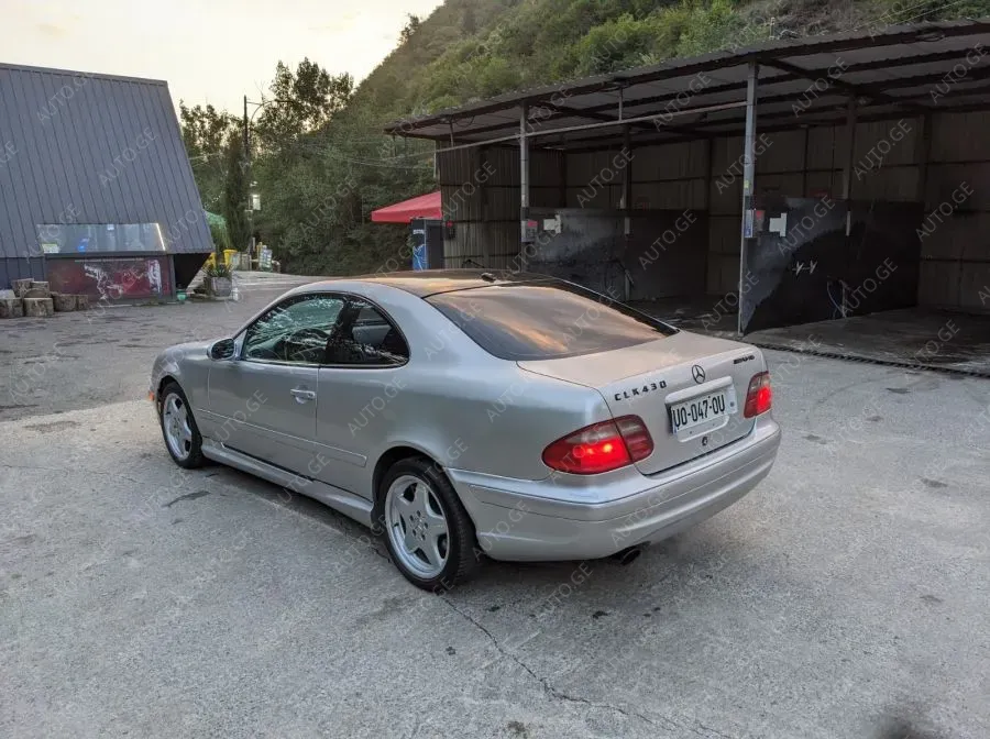 Mercedes-Benz Clk-430C 2001 — photo 2