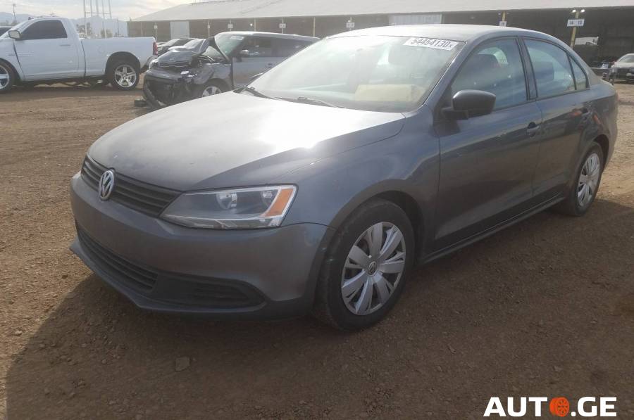Volkswagen Jetta 2012 — photo 2