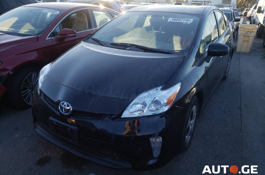 Toyota Prius 2015 — photo 2