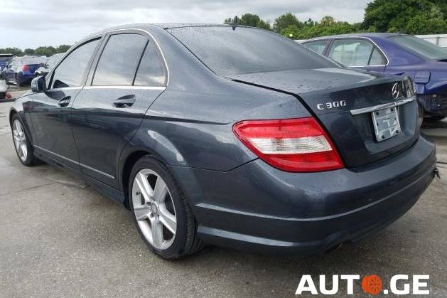 Mercedes-Benz C-300-Merc 2011 — photo 2