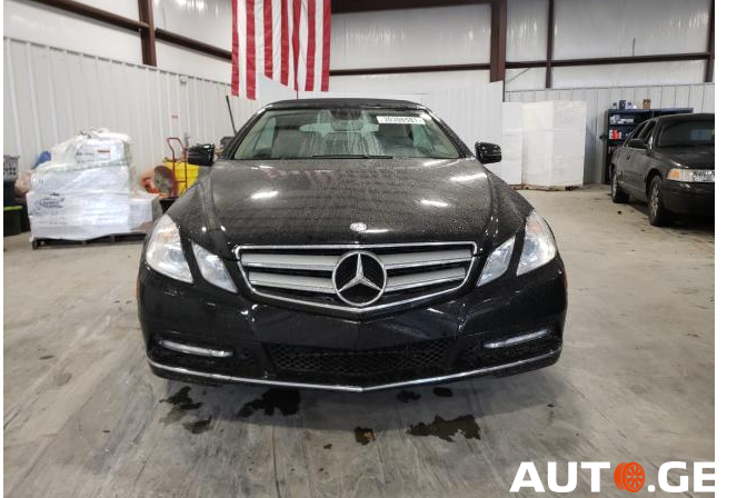 Mercedes-Benz E-350C 2013 — photo 2