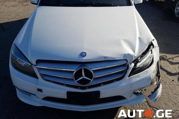 Mercedes-Benz C-300-Merc 2011 — photo 2
