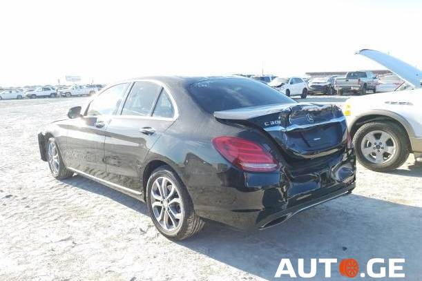 Mercedes-Benz C-300-Merc 2015 — photo 2