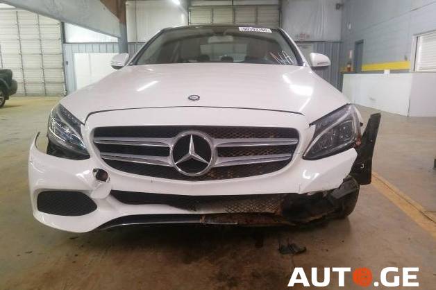 Mercedes-Benz C-300-Merc 2015 — photo 2