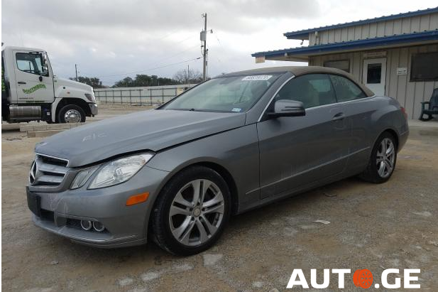 Mercedes-Benz E-350C 2011 — photo 2