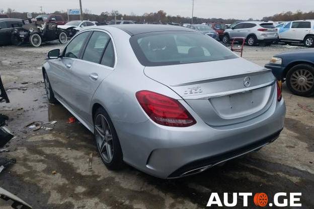 Mercedes-Benz C-300-Merc 2015 — photo 2