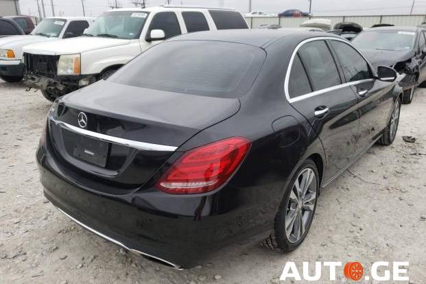 Mercedes-Benz C-300-Merc 2015 — photo 2