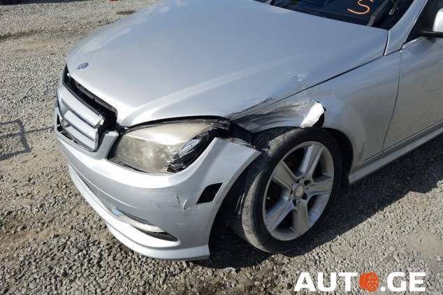 Mercedes-Benz C-300-Merc 2011 — photo 2