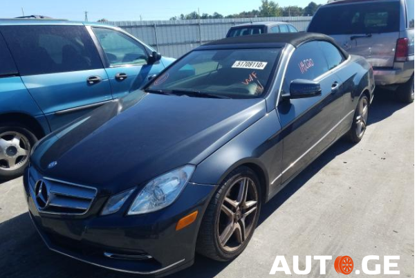Mercedes-Benz E-350C 2013 — photo 2