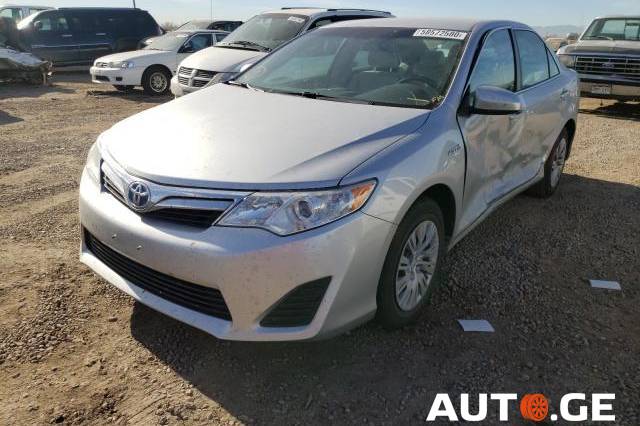 Toyota Camry 2012 — photo 2