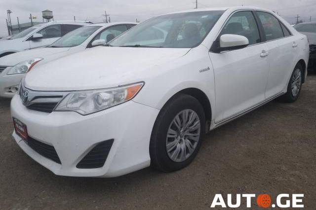 Toyota Camry 2012 — photo 2