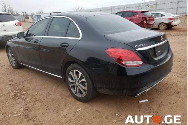 Mercedes-Benz C-300-Merc 2015 — photo 2
