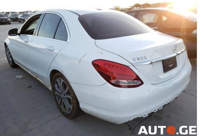 Mercedes-Benz C-300-Merc 2015 — photo 2