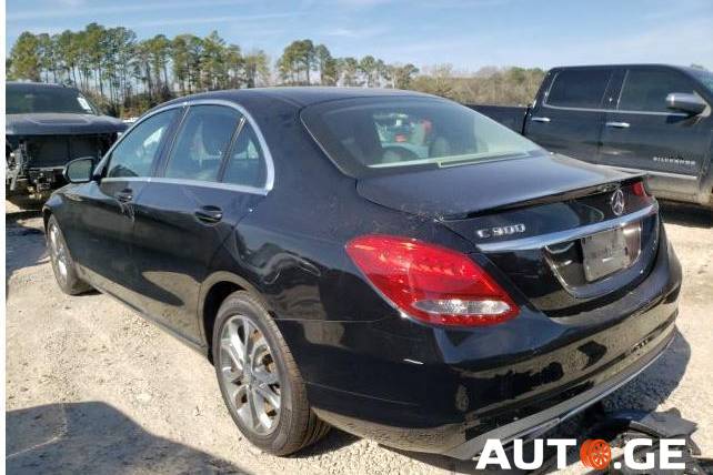 Mercedes-Benz C-300-Merc 2015 — photo 2