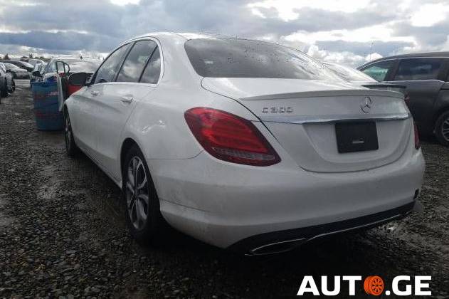 Mercedes-Benz C-300-Merc 2015 — photo 2