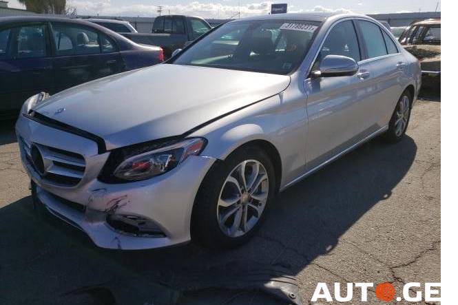 Mercedes-Benz C-300-Merc 2015 — photo 2