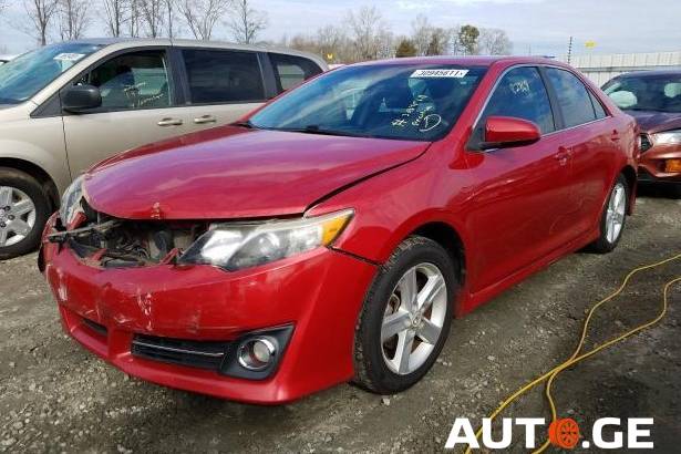 Toyota Camry 2012 — photo 2