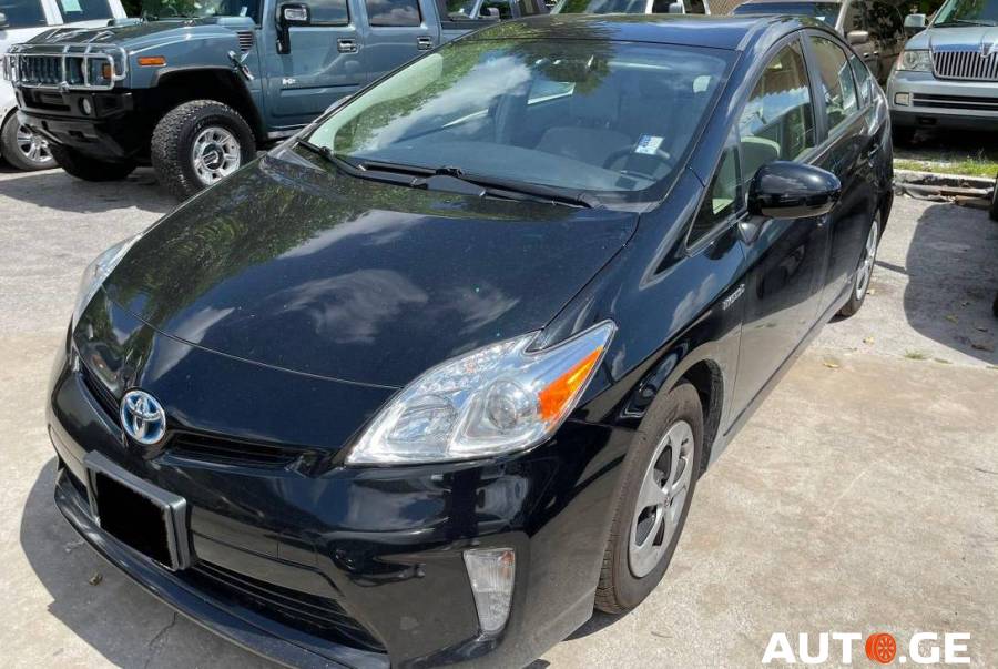 Toyota Prius 2014 — photo 2