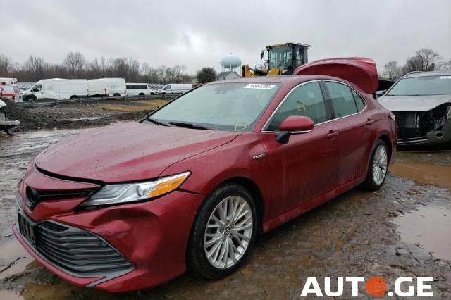 Toyota Camry 2019 — photo 2