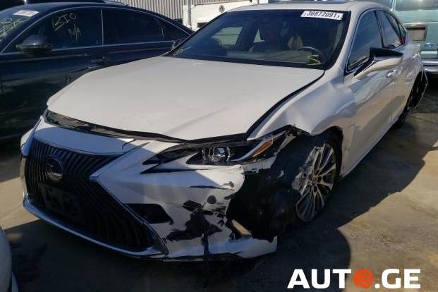 Lexus Es300 2019 — photo 2