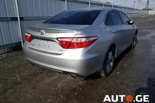 Toyota Camry 2015 — photo 2