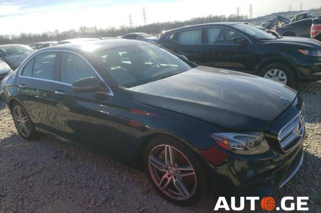 Mercedes-Benz E-300C 2017 — photo 2