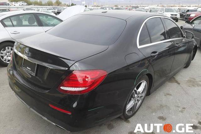 Mercedes-Benz E-300C 2017 — photo 2