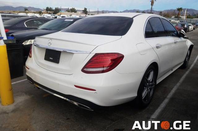 Mercedes-Benz E-300C 2017 — photo 2