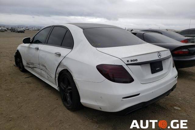 Mercedes-Benz E-350C 2017 — photo 2
