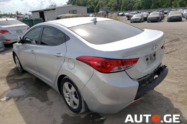 Hyundai Elantra 2013 — photo 2