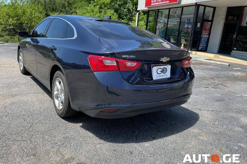 Chevrolet Malibu 2018 — photo 2