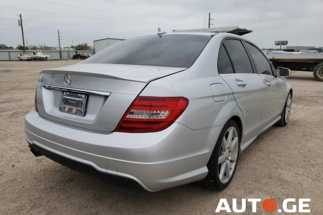 Mercedes-Benz C-250C 2012 — photo 2